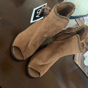 NWT Dolce Vita Josie Western Booties